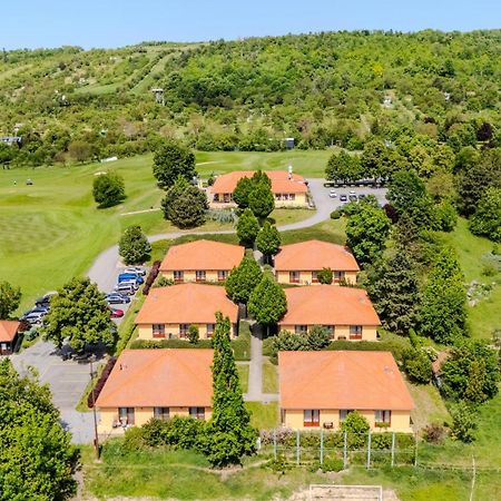 Golf Hotel Austerlitz 外观 照片