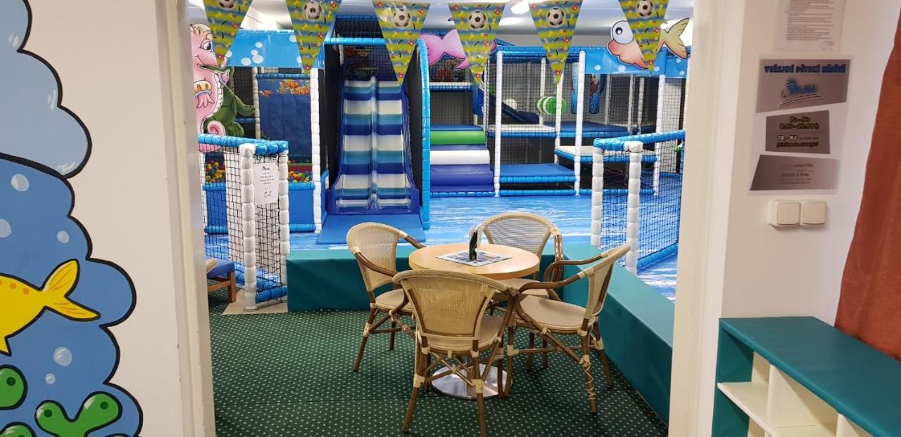 Golf Hotel Austerlitz 外观 照片