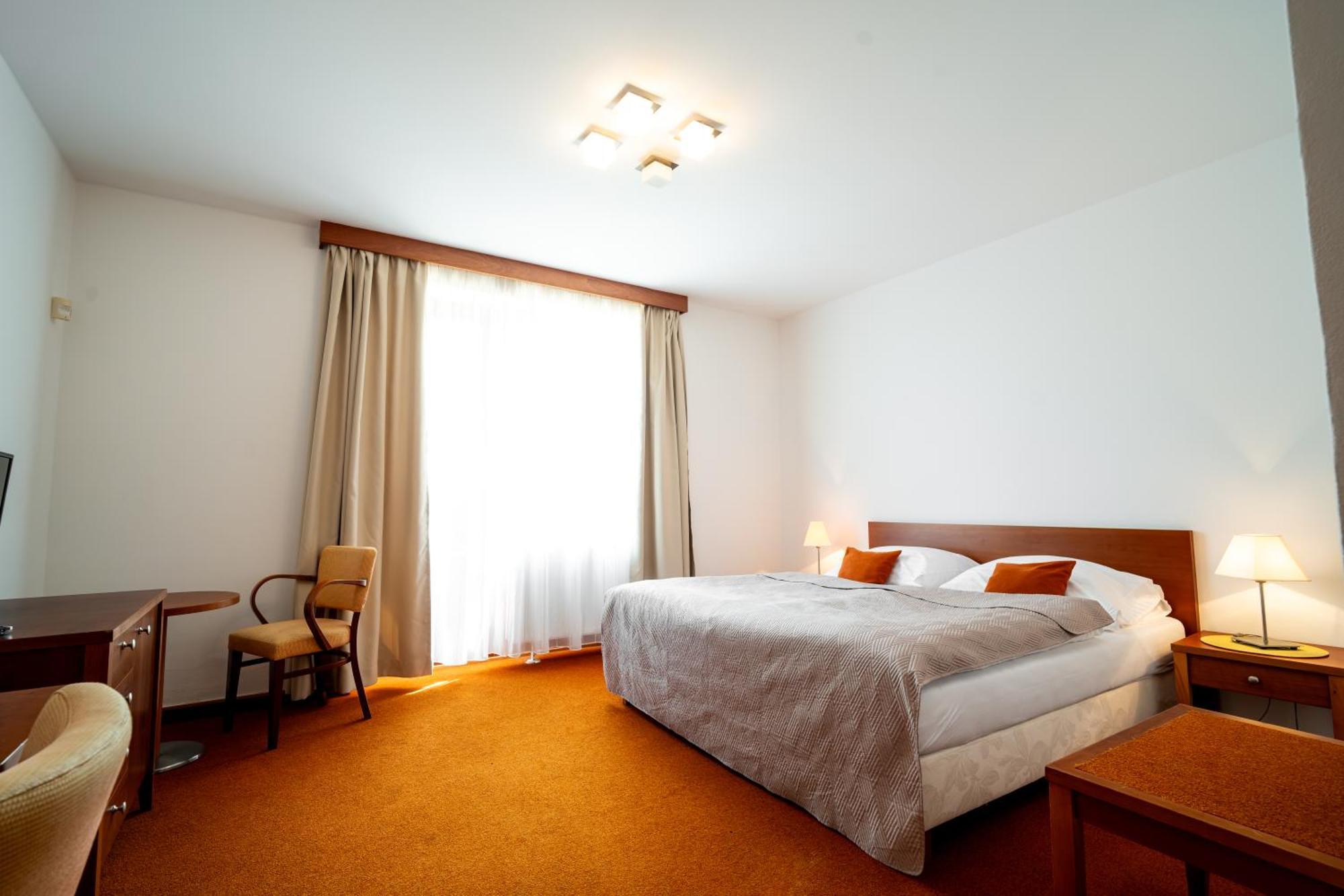 Golf Hotel Austerlitz 外观 照片